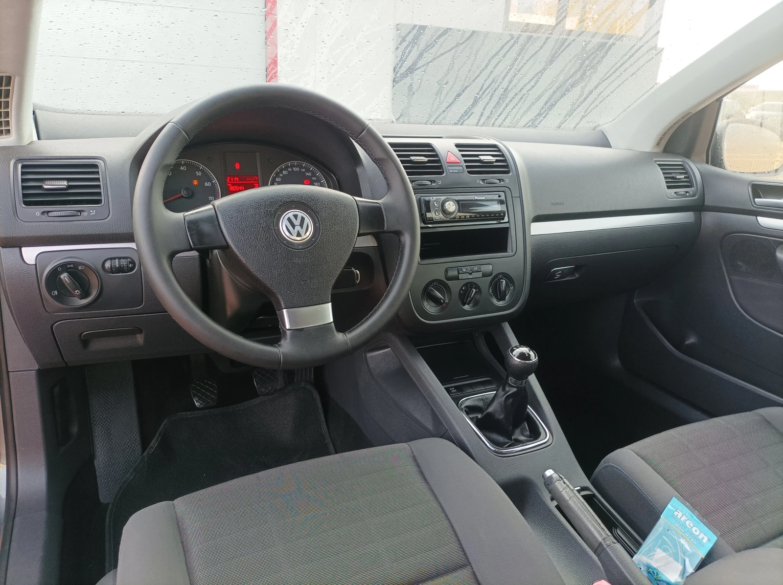 VW Golf 1.6 -102КС/ ЛИЗИНГ , снимка 11 - Автомобили и джипове - 55965889
