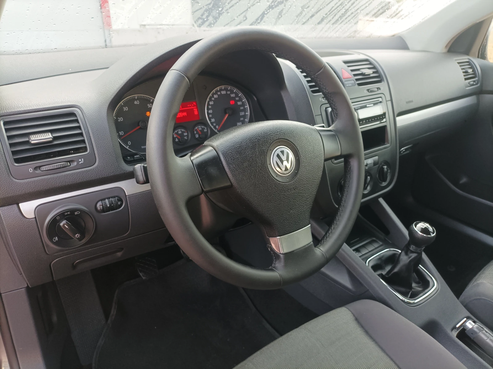 VW Golf 1.6 -102КС/ ЛИЗИНГ , снимка 13 - Автомобили и джипове - 55965889