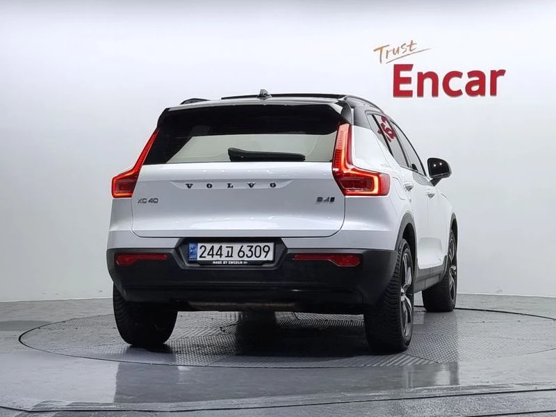 Volvo XC40 B4 R-Design| 194�.�.| ���.��������� | Mobile.bg � ����������� 4
