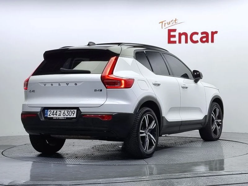 Volvo XC40 B4 R-Design| 194�.�.| ���.��������� | Mobile.bg � ����������� 2
