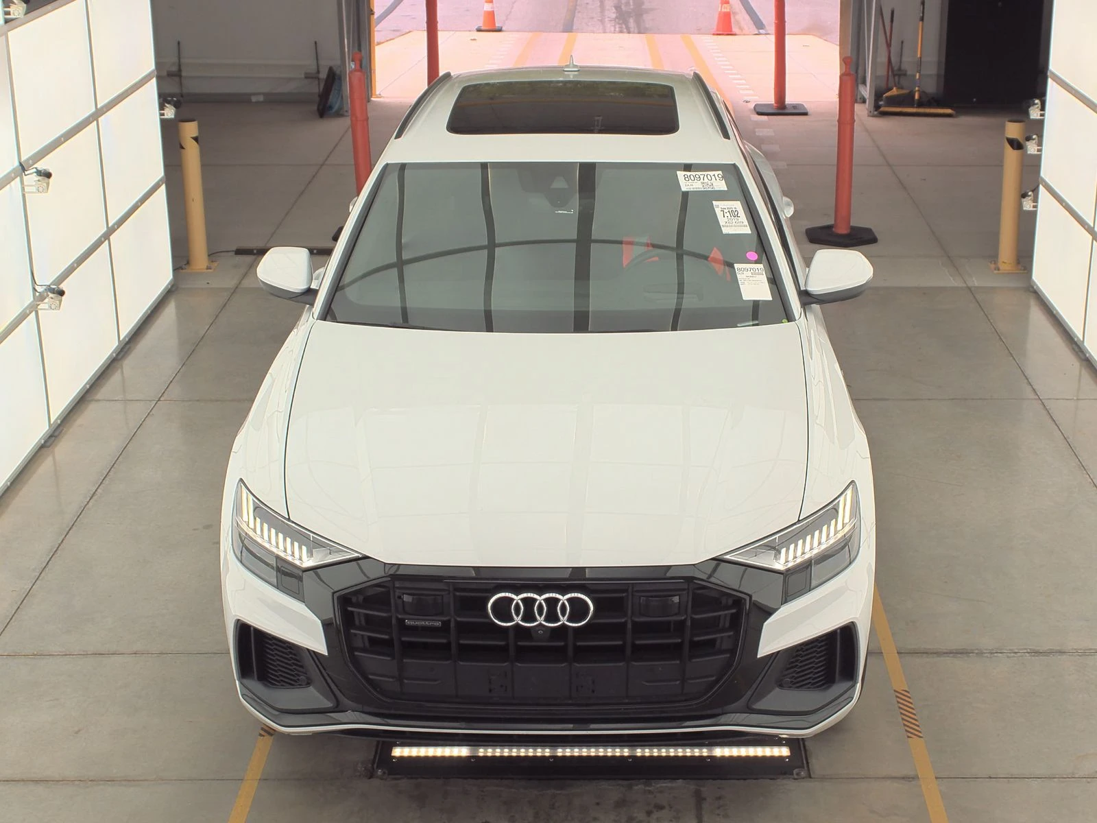 Audi Q8 PRESTIGE S-Line* Matrix* B&О* 360* Въздух* Масаж*  - изображение 2