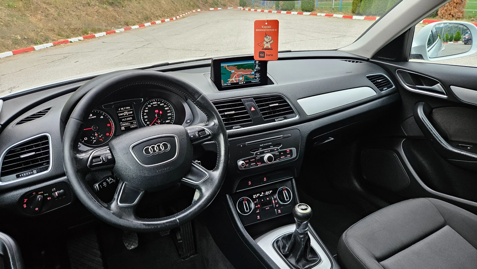 Audi Q3 2.0 Tdi FACELIFT/NAVIG/6skorosti - изображение 10