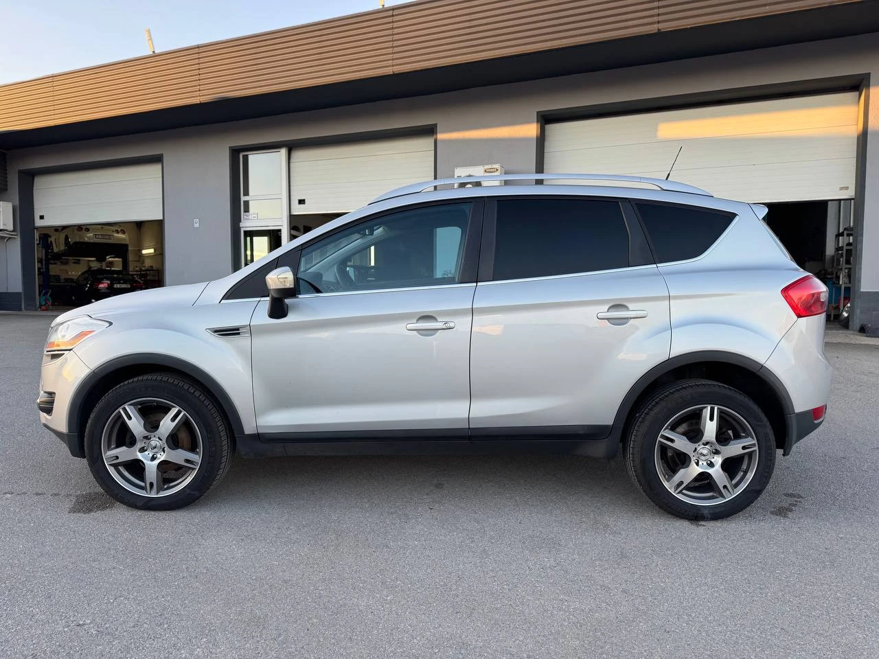 Ford Kuga 2.0 TDCi 4x4 - изображение 8
