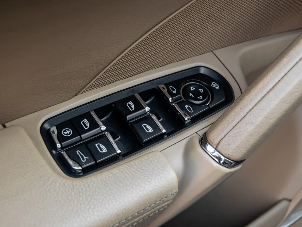 Porsche Cayenne, снимка 15 - Автомобили и джипове - 53817951