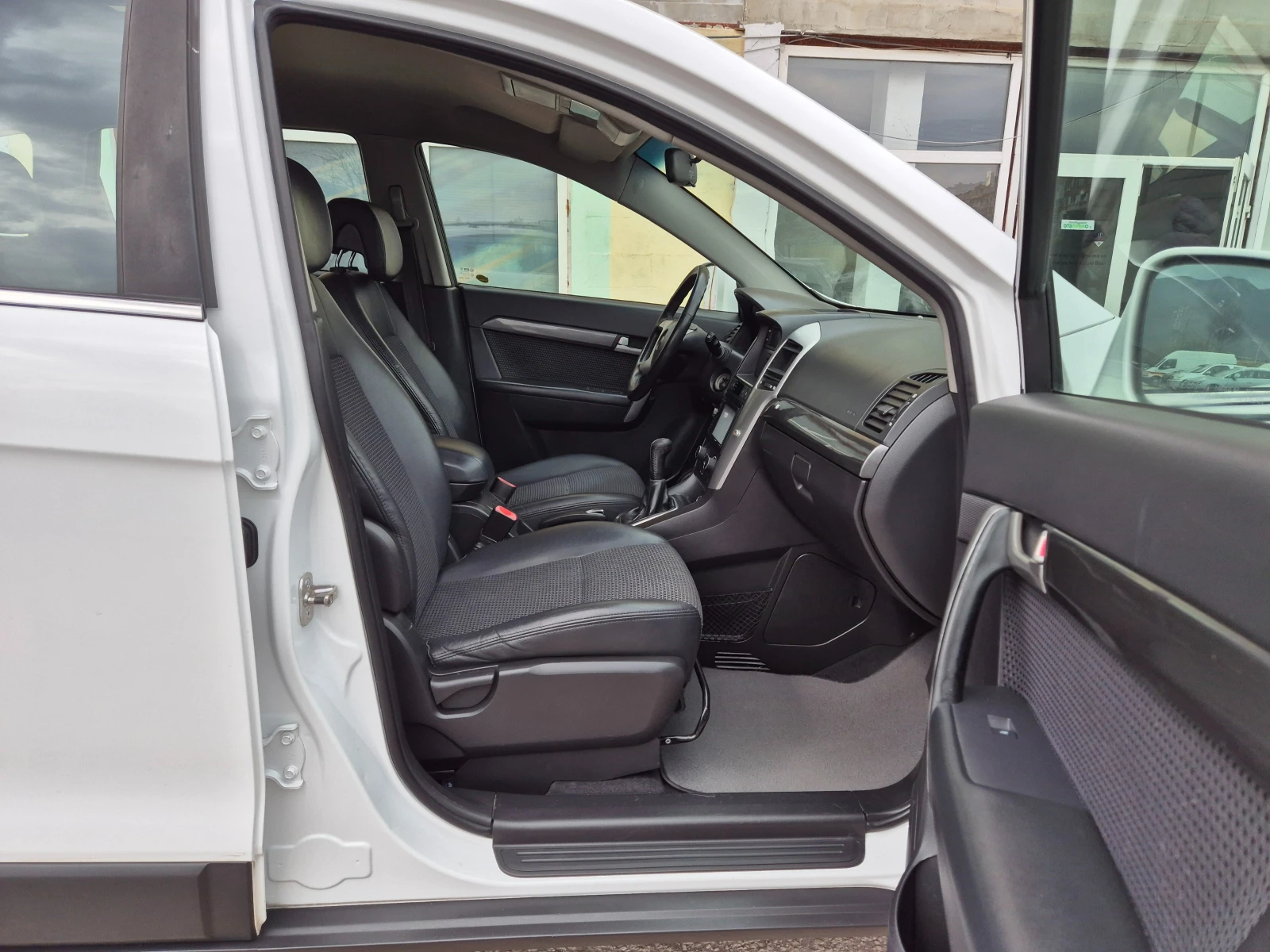 Chevrolet Captiva 2.0D NAVI ITALY TOP, снимка 14 - Автомобили и джипове - 53928091