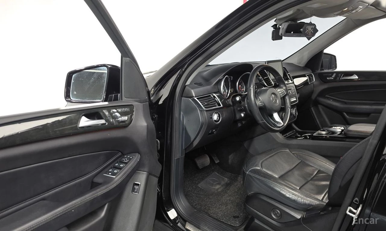 Mercedes-Benz GLE 250 КОЖА* ПОДГРЕВ* ПАНОРАМА, снимка 5 - Автомобили и джипове - 54595008
