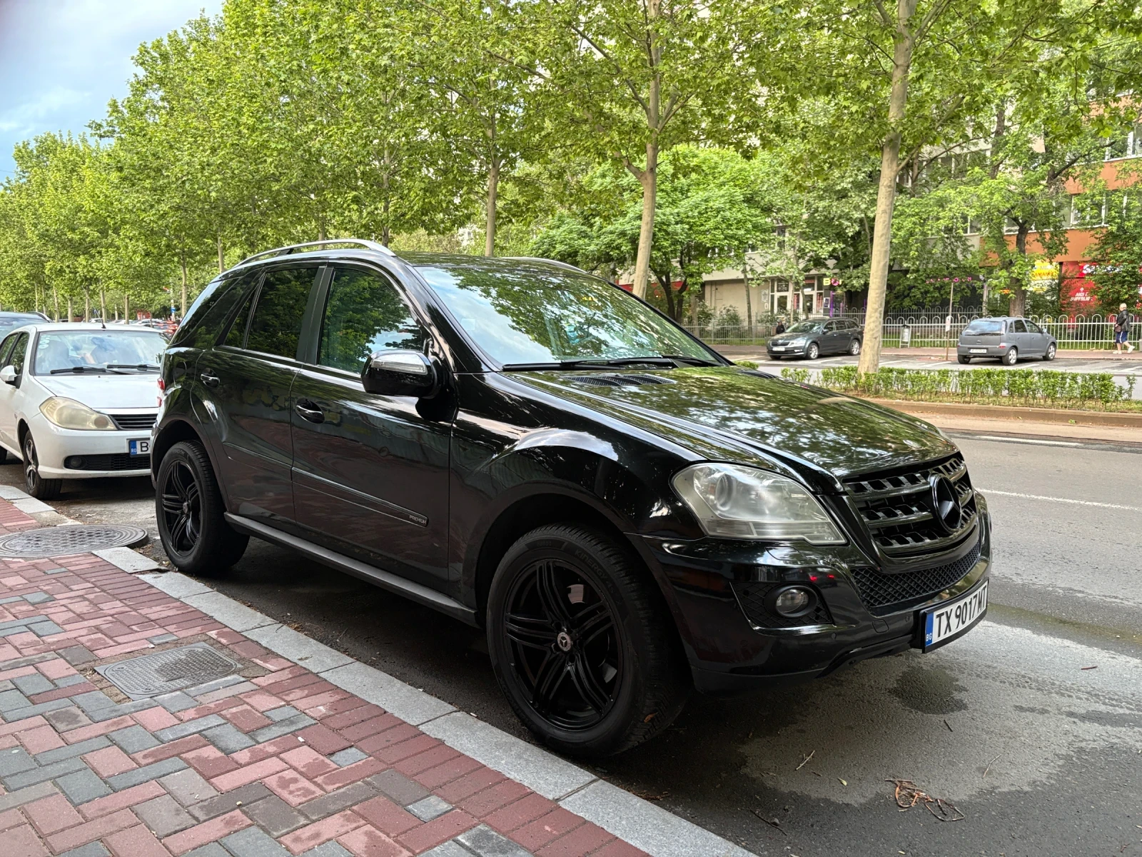 Mercedes-Benz ML 320 Premium, снимка 4 - Автомобили и джипове - 54680976