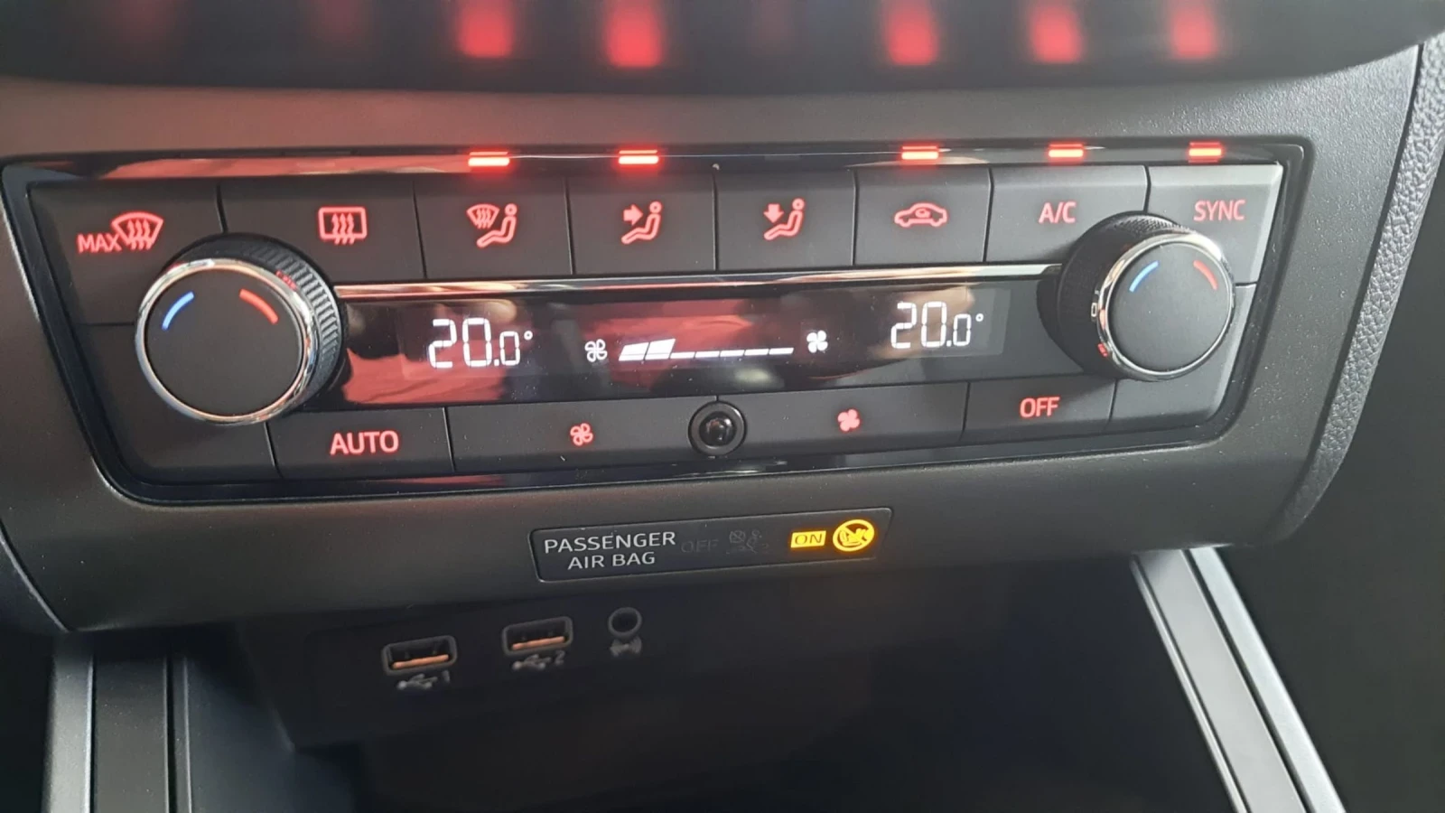 Seat Arona TGI, снимка 14 - Автомобили и джипове - 54913050