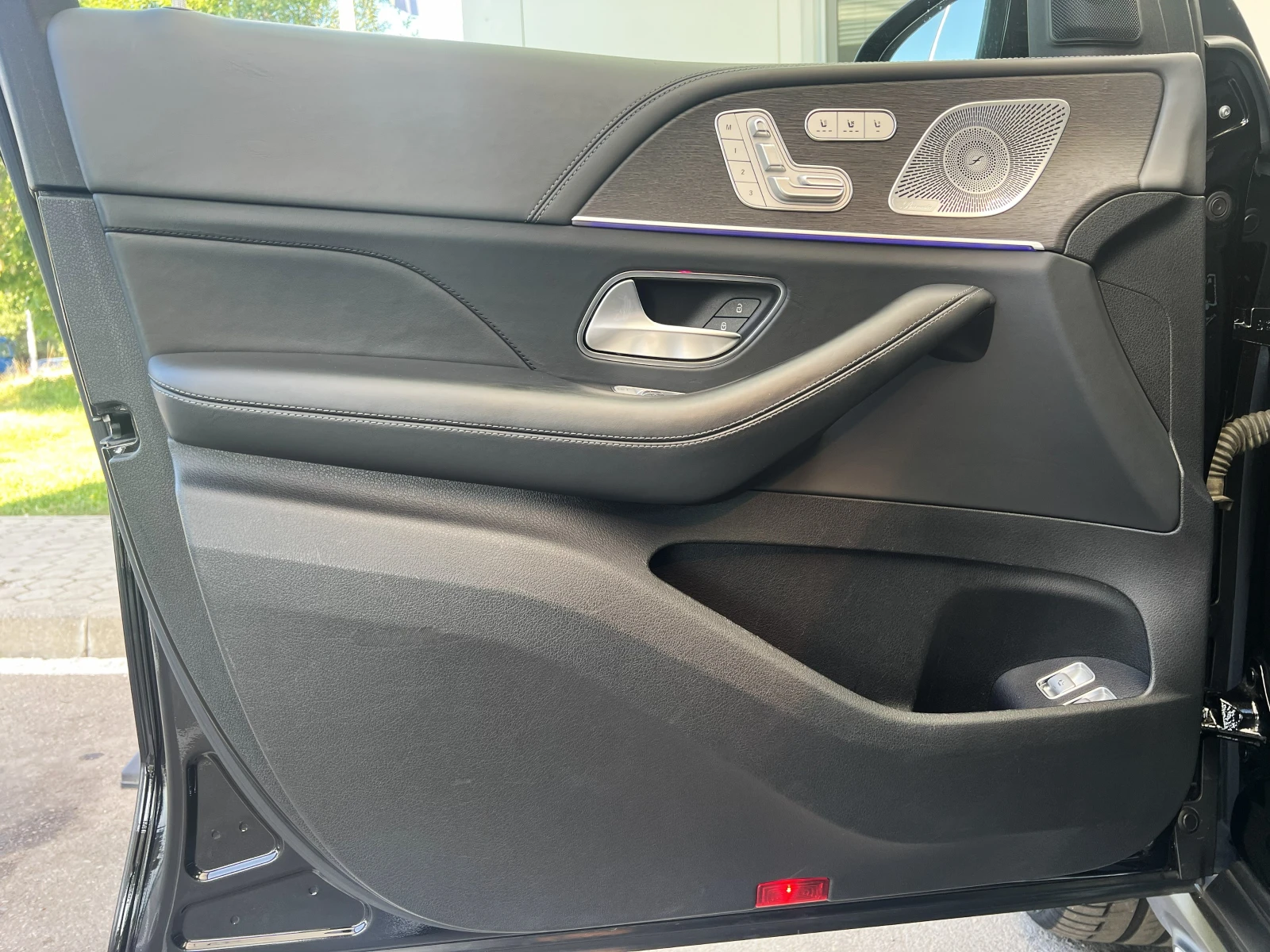 Mercedes-Benz GLS 400 d / AMG / BURM / HUD / 360 / PANO / MULTIBEAM /, снимка 8 - Автомобили и джипове - 55623598