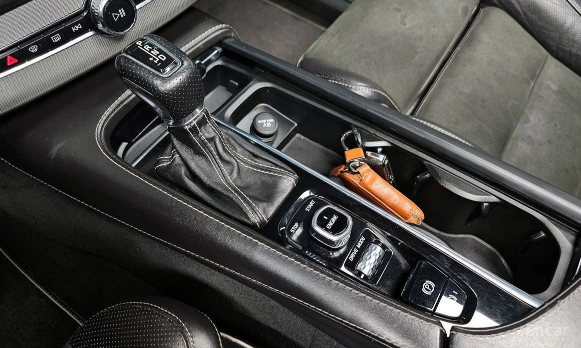 Volvo Xc90, снимка 9 - Автомобили и джипове - 55662528