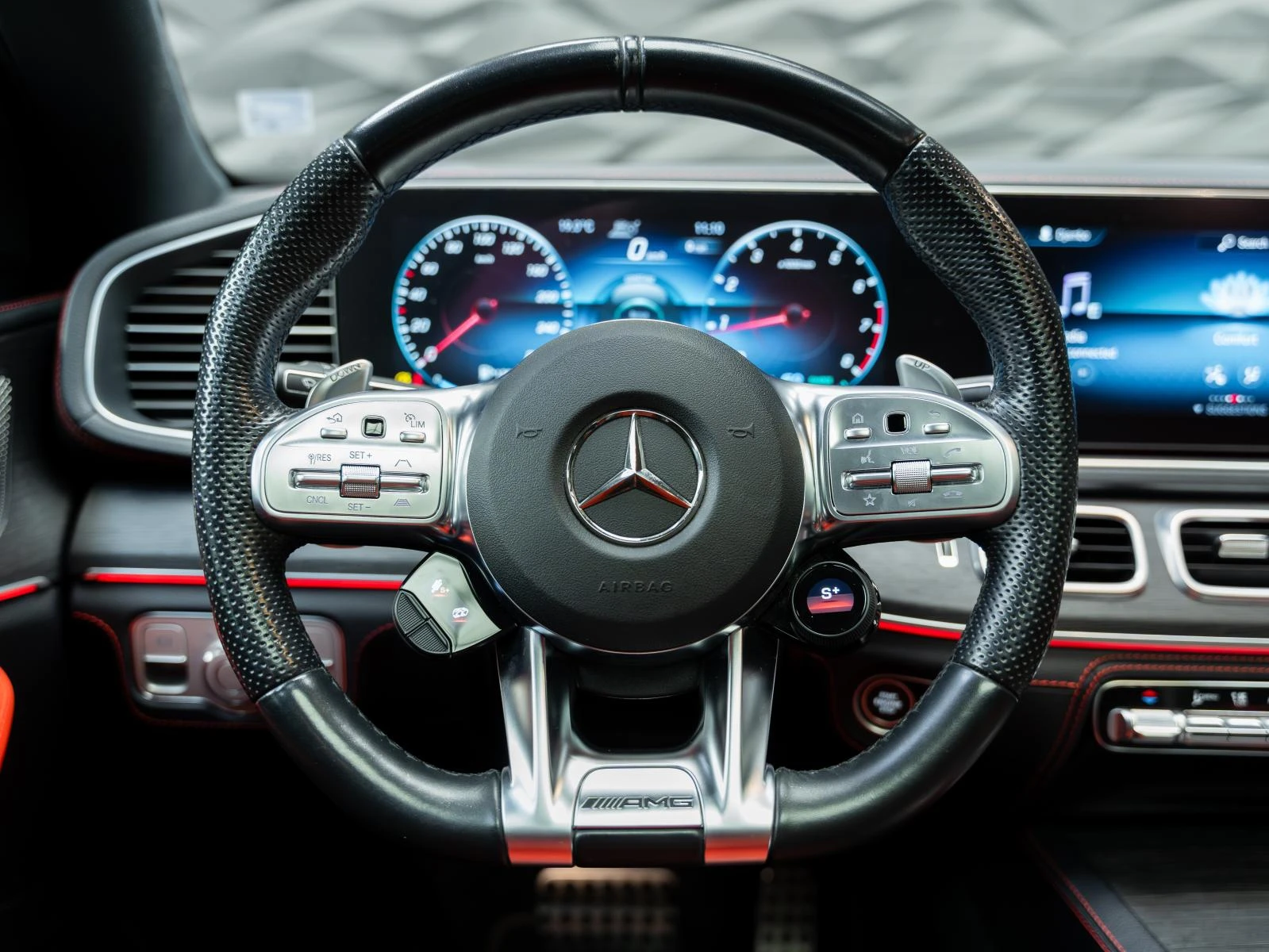Mercedes-Benz GLE 53 4MATIC COUPE* BURMESTER* 360CAM* ОБДУХВ* PANO* AIRMATIC* , снимка 16 - Автомобили и джипове - 55787618