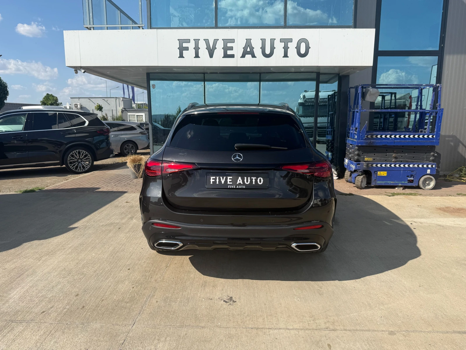 Mercedes-Benz GLC 220 / AMG Line / 4 Matic / Distronic /, снимка 6 - Автомобили и джипове - 55847007
