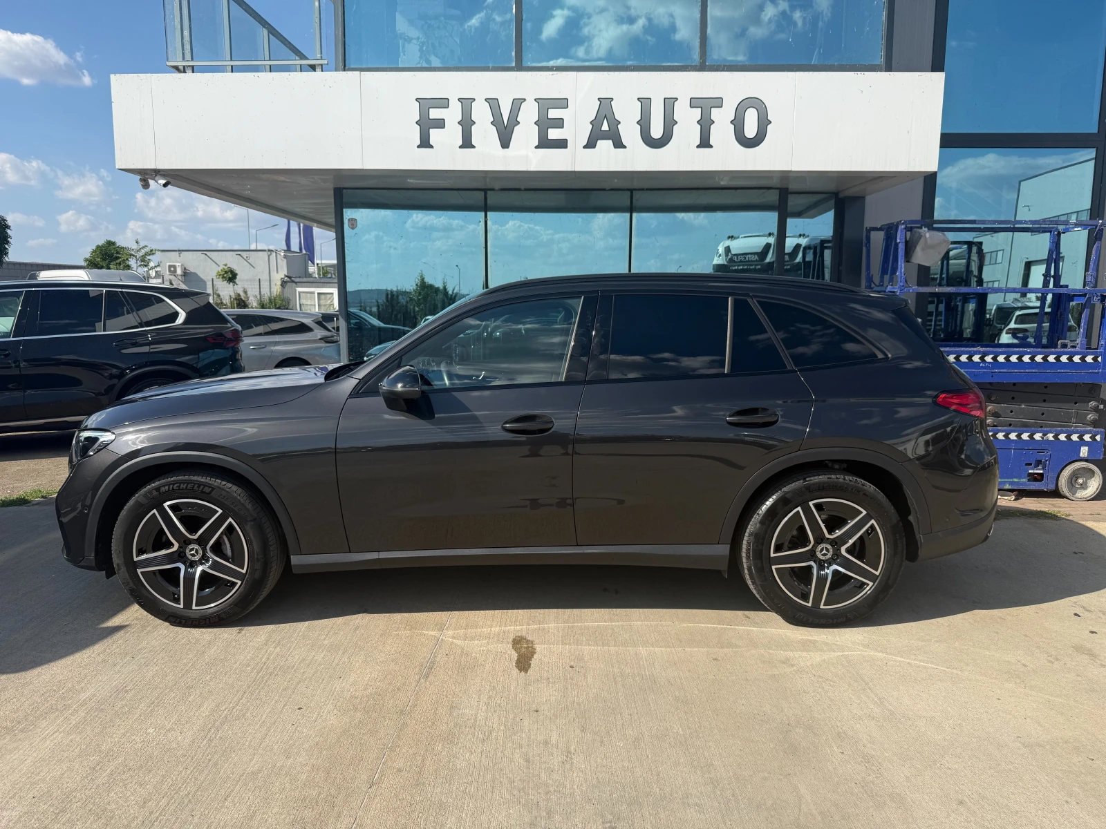 Mercedes-Benz GLC 220 / AMG Line / 4 Matic / Distronic /, снимка 4 - Автомобили и джипове - 55847007