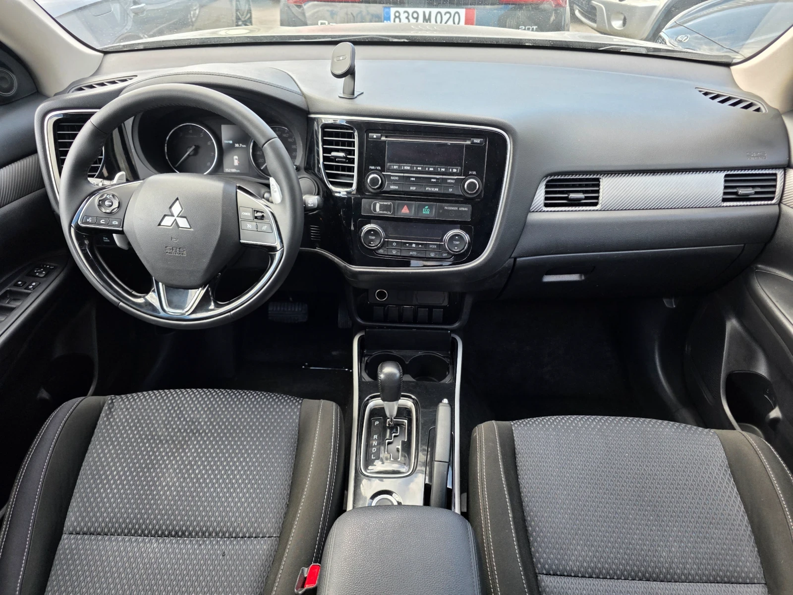 Mitsubishi Outlander 2.0i 150k.c 4x4 ITALIA EURO 6B , снимка 10 - Автомобили и джипове - 56229621