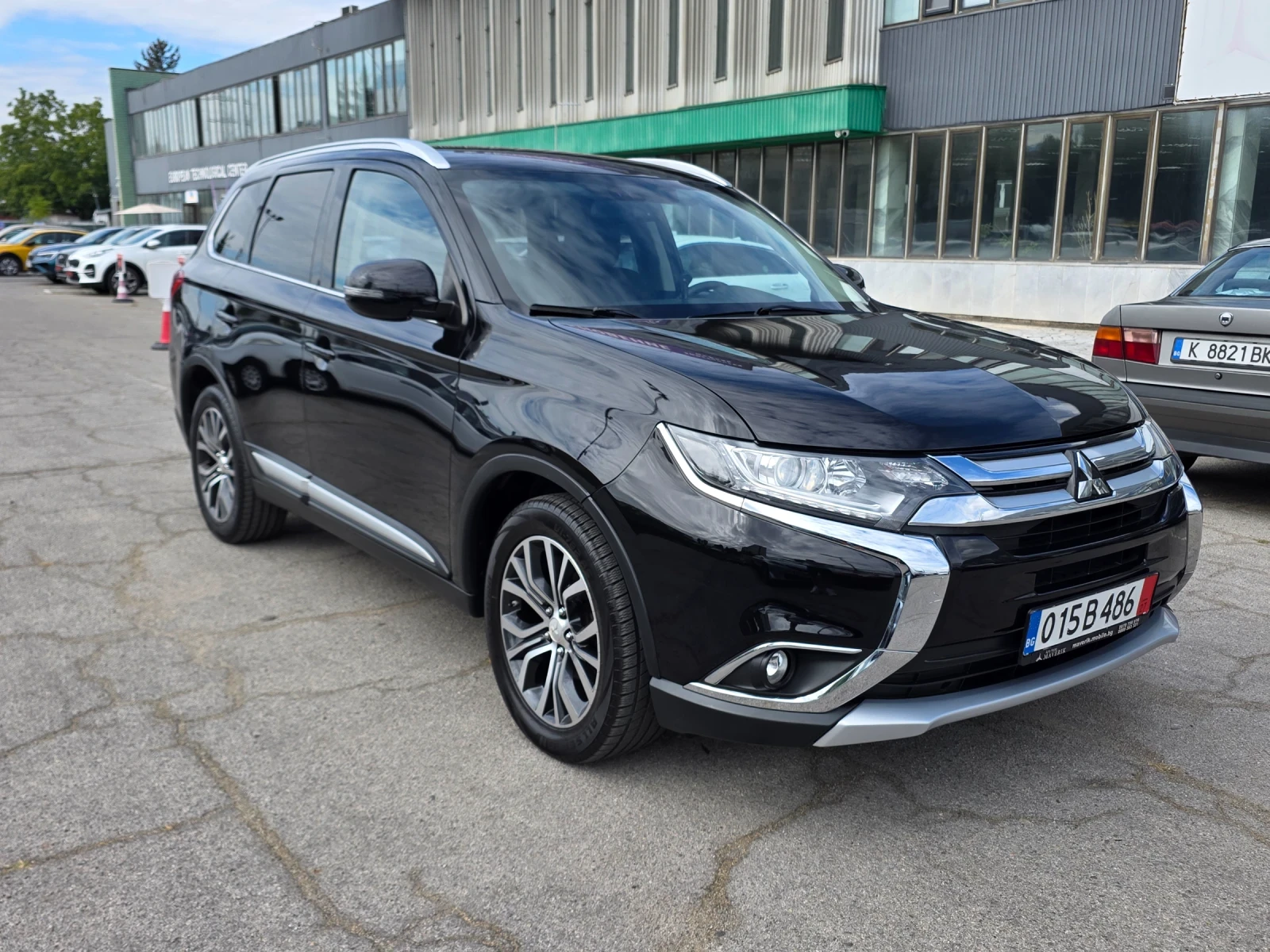 Mitsubishi Outlander 2.0i 150k.c 4x4 ITALIA EURO 6B , снимка 3 - Автомобили и джипове - 56229621
