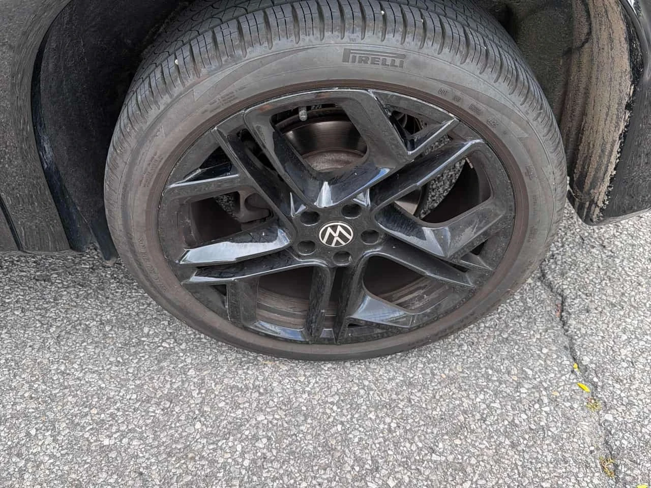 VW Tiguan * Comfortline R Line Black Edition * CARFAX * , снимка 7 - Автомобили и джипове - 56262448