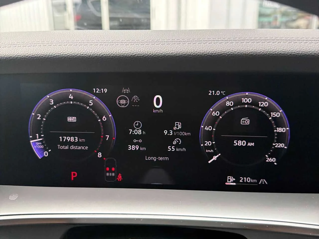 VW Tiguan * Comfortline R Line Black Edition * CARFAX * , снимка 8 - Автомобили и джипове - 56262448