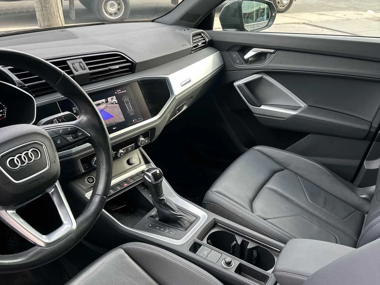 Audi Q3 * Komfort 45 TFSI quattro * CARFAX *  | Mobile.bg � ����������� 9