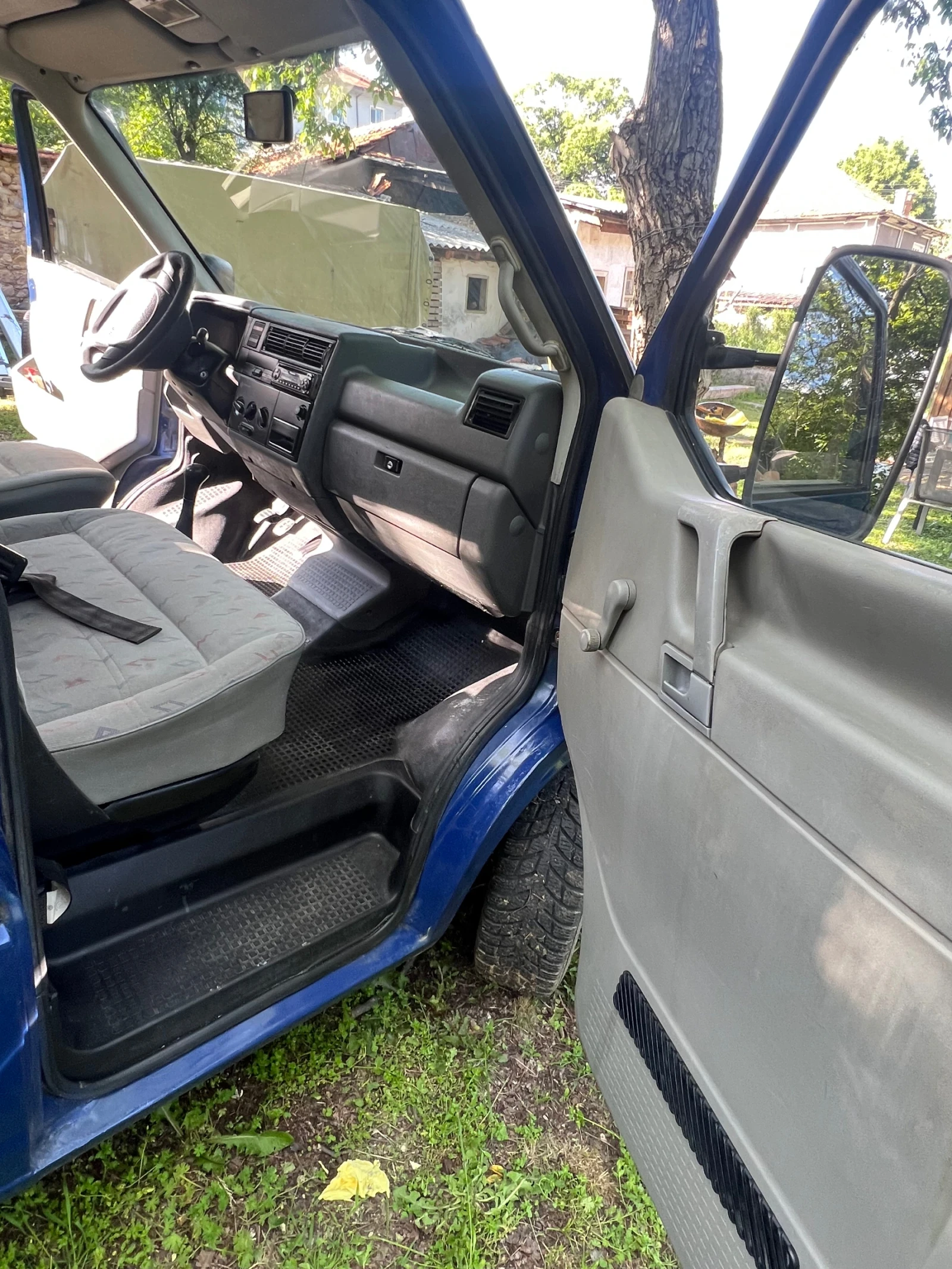 VW Transporter 2.5TDI 102k.c - изображение 9