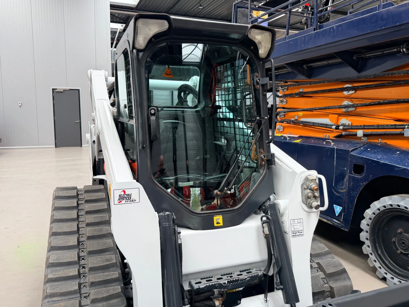 Мини челни товарачи Bobcat T650 HF С КОФА И ВИЛИЦИ ЛИЗИНГ, снимка 7 - Индустриална техника - 54230004