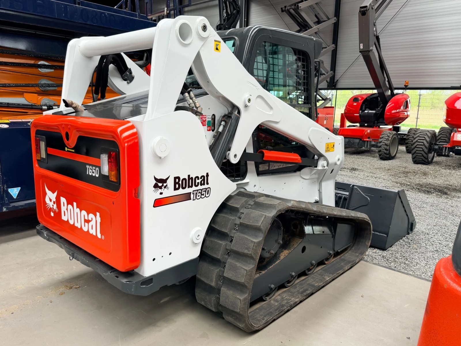 Мини челни товарачи Bobcat T650 HF С КОФА И ВИЛИЦИ ЛИЗИНГ, снимка 2 - Индустриална техника - 54230004
