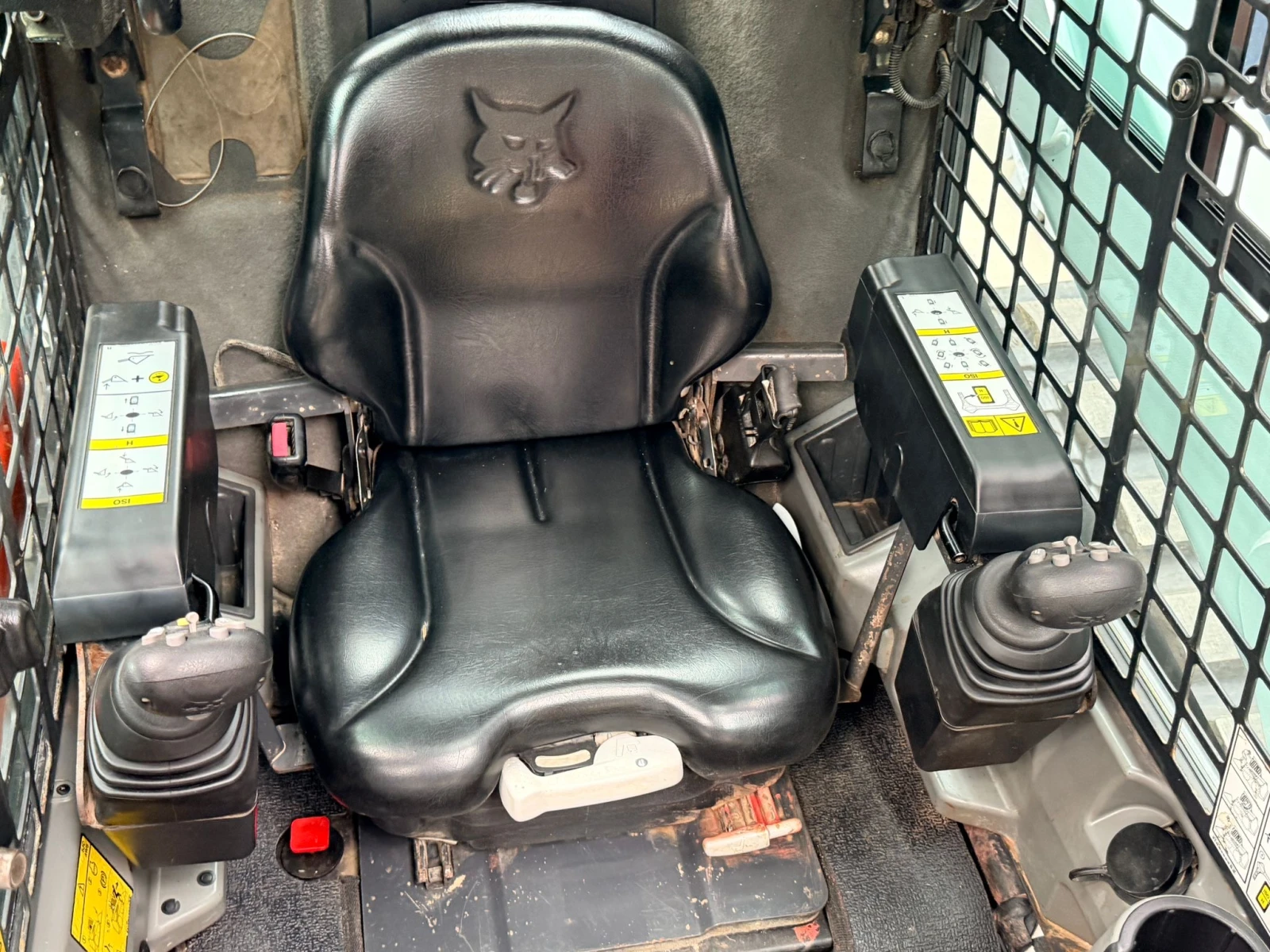 Мини челни товарачи Bobcat T650 HF С КОФА И ВИЛИЦИ ЛИЗИНГ, снимка 6 - Индустриална техника - 54230004