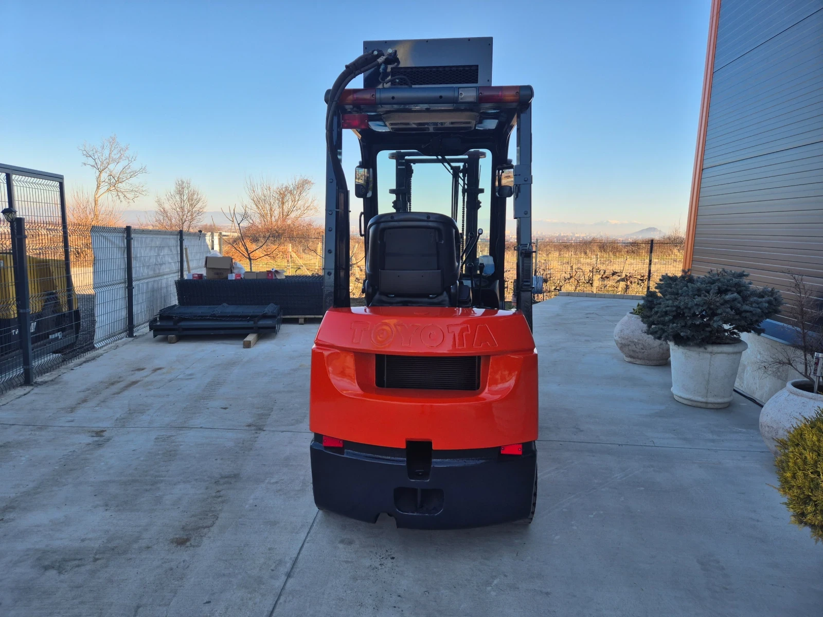  Toyota 1.8  /  /  /  | Mobile.bg   4