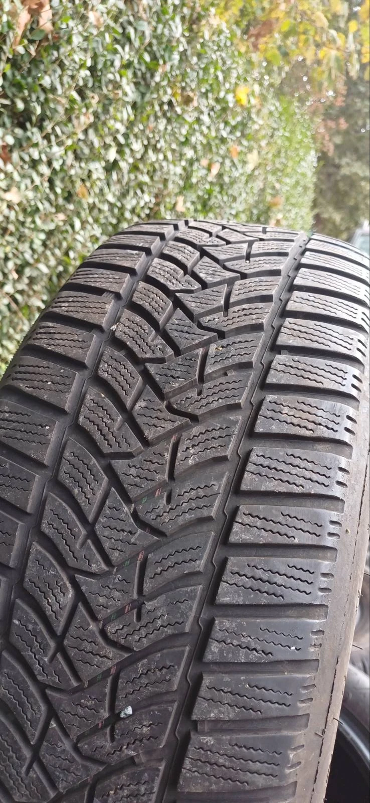 Гуми Зимни 205/60R16, снимка 3 - Гуми и джанти - 52129653