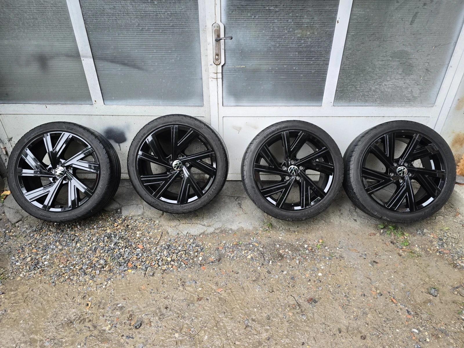    225/40R18 | Mobile.bg   1