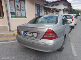 Mercedes-Benz 220, снимка 3