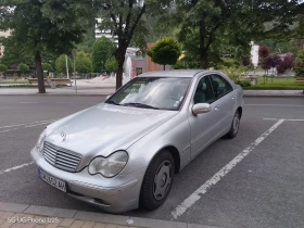 Mercedes-Benz 220 