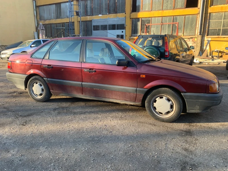 VW Passat 1.9 D, снимка 2 - Автомобили и джипове - 48602136