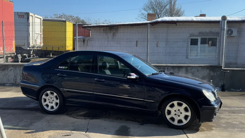 Mercedes-Benz C 220, снимка 3 - Автомобили и джипове - 48731264