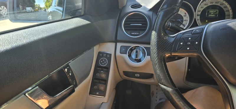Mercedes-Benz C 220, снимка 7 - Автомобили и джипове - 51844488