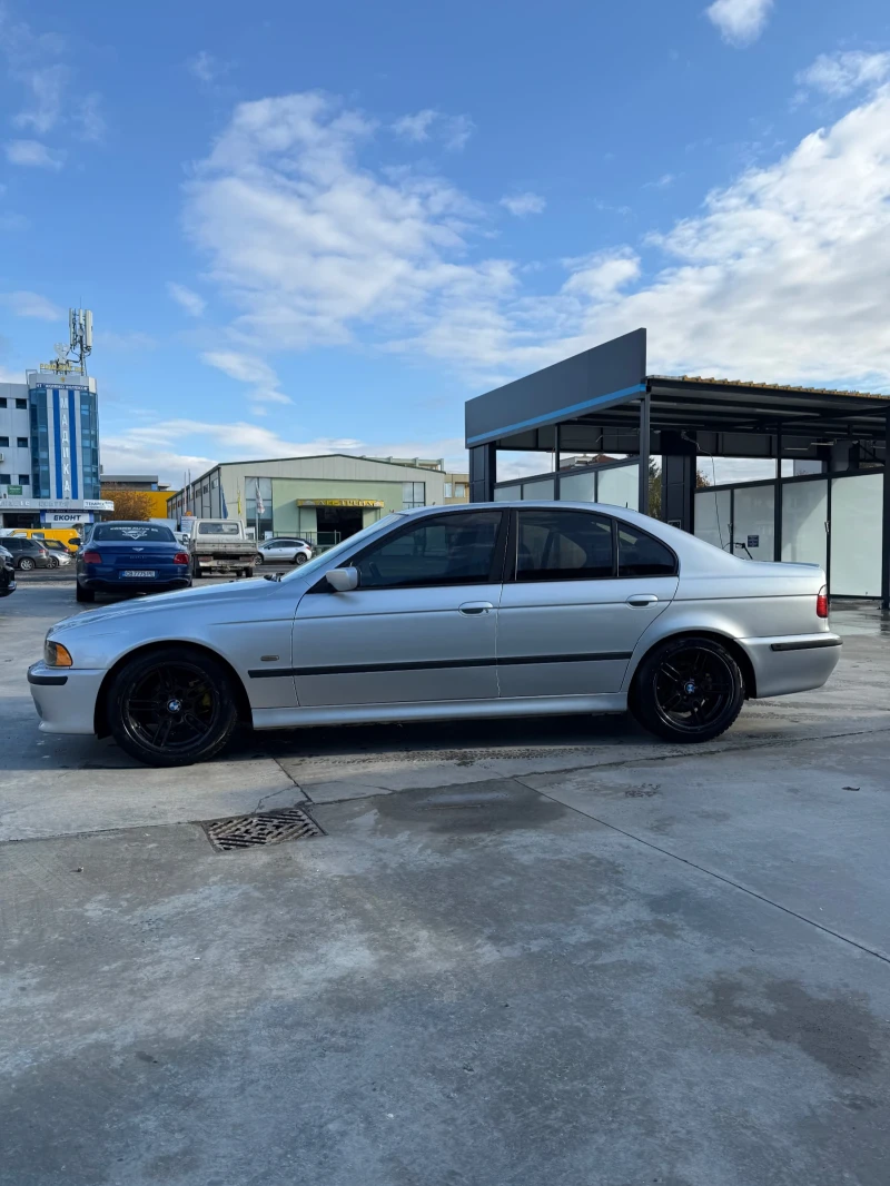 BMW 520 520d, снимка 3 - Автомобили и джипове - 52425246