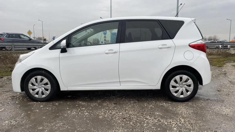 Toyota Verso S 1.4 D4D panorama, снимка 8 - Автомобили и джипове - 53274446