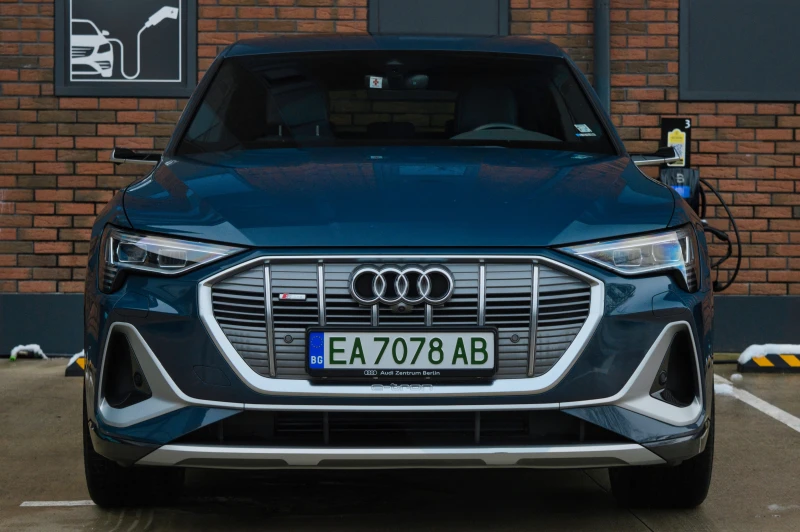 Audi E-Tron 55 Sportback Quattro S Line, снимка 2 - Автомобили и джипове - 53447909
