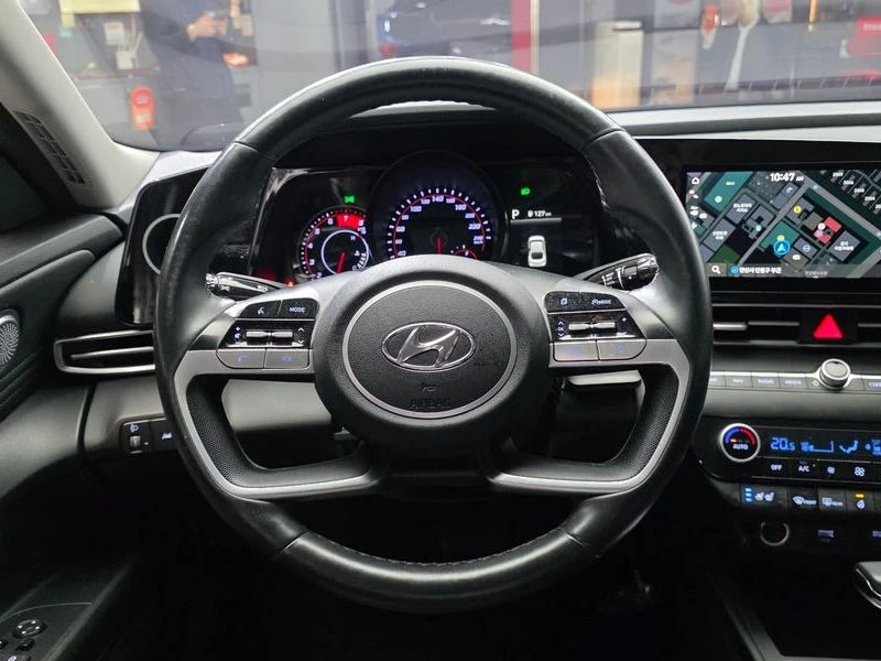 Hyundai Elantra 1.6 Automatic, снимка 13 - Автомобили и джипове - 55689784