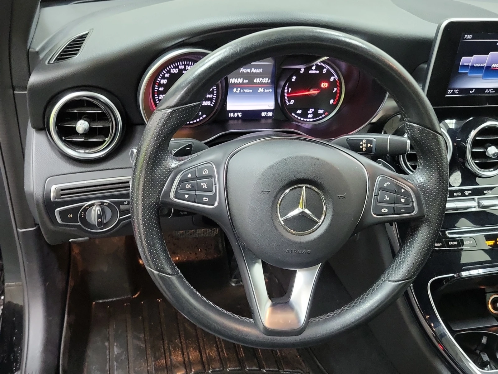 Mercedes-Benz C 300 4MATIC / М.точка / Carfax / Авто финанс / - изображение 10