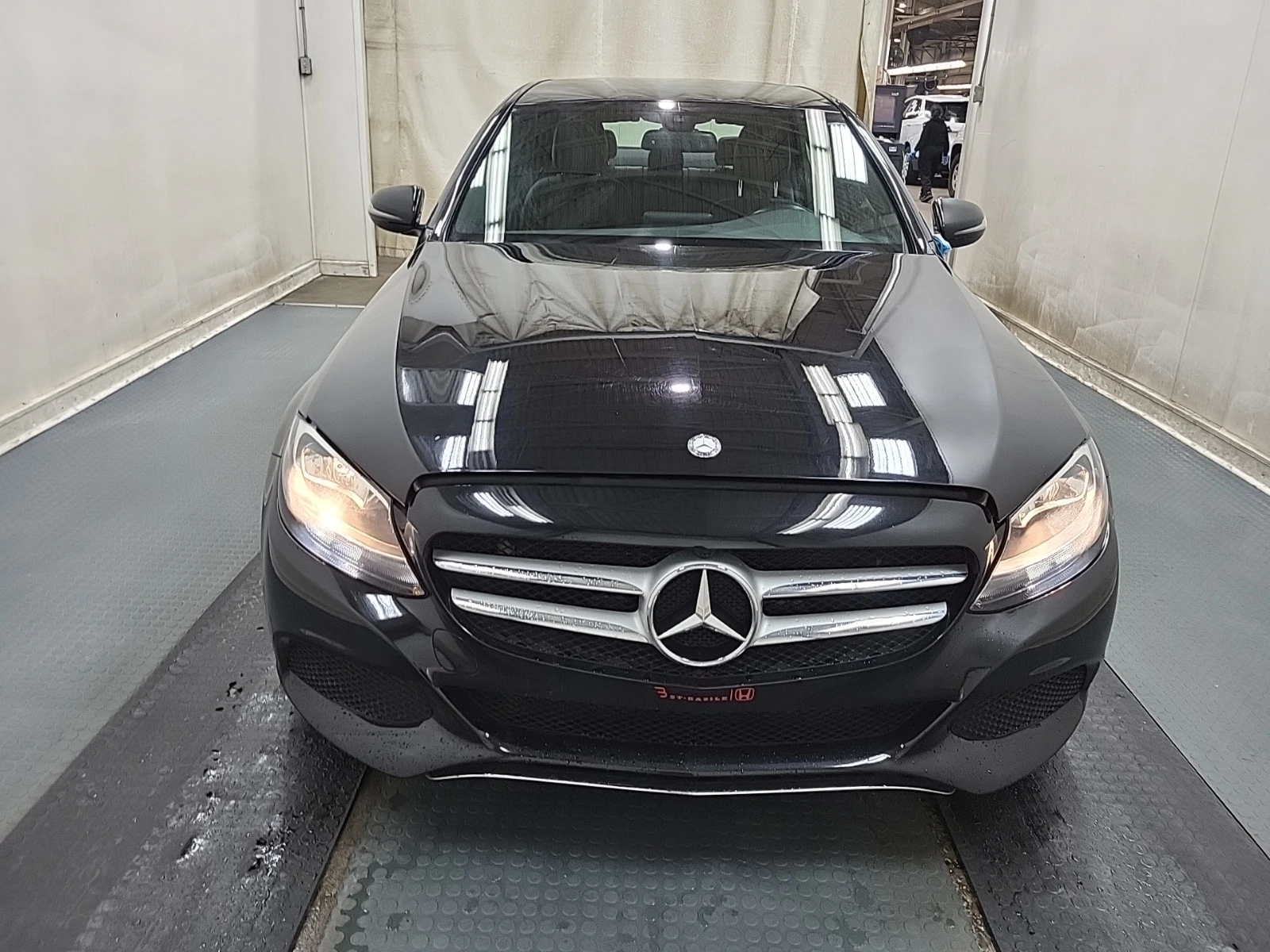 Mercedes-Benz C 300 4MATIC / М.точка / Carfax / Авто финанс / - изображение 2