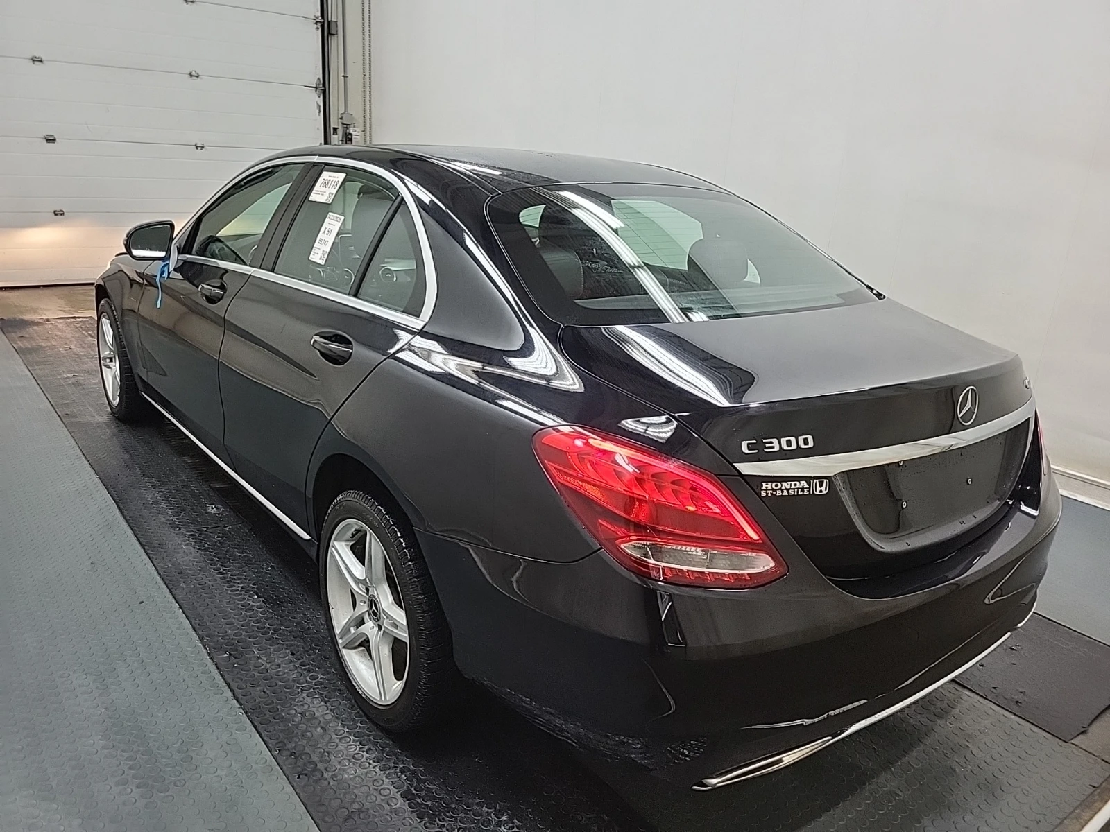 Mercedes-Benz C 300 4MATIC / М.точка / Carfax / Авто финанс / - изображение 4