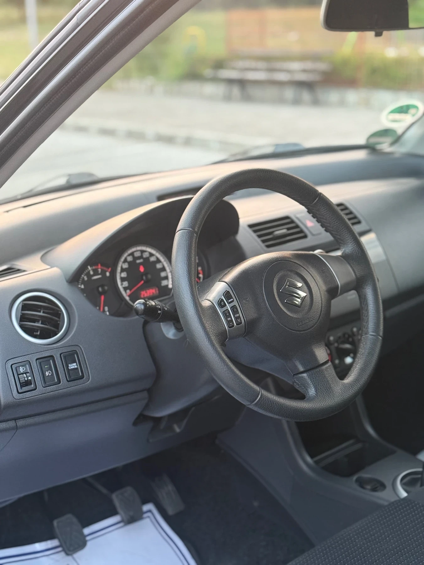 Suzuki Swift 1.3 KLIMA - изображение 8