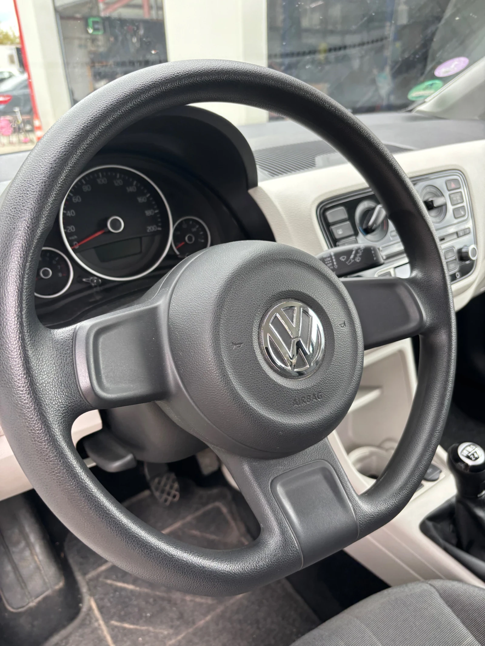 VW Up 1.0 move up! | Mobile.bg   15