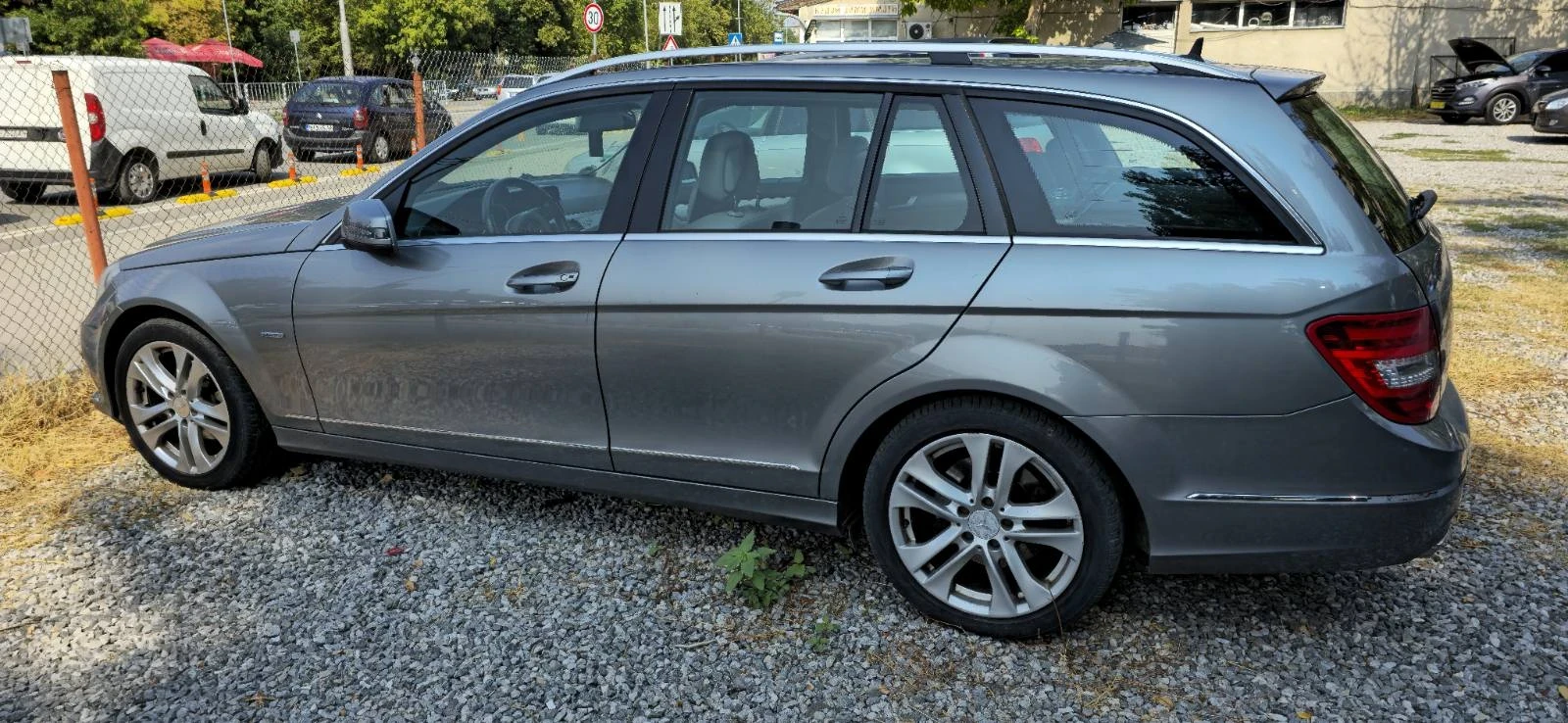 Mercedes-Benz C 220  - изображение 4