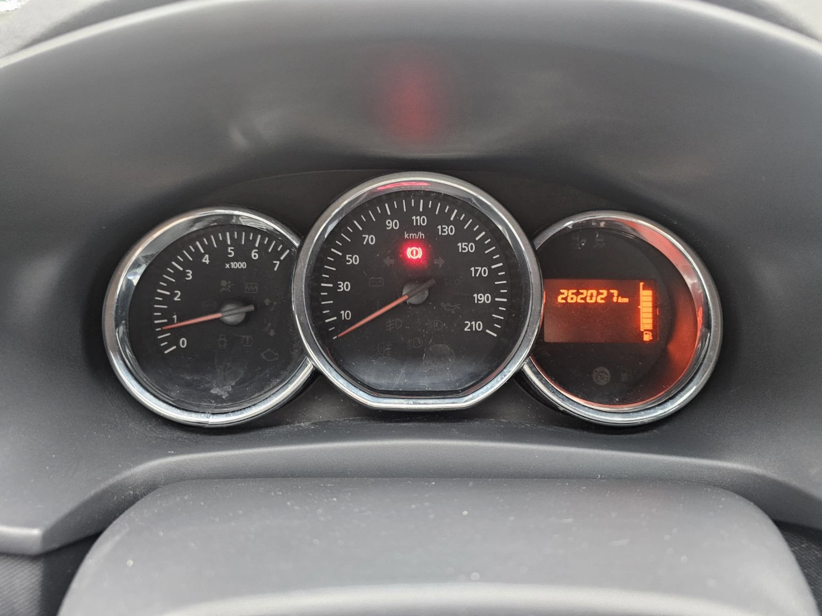 Dacia Logan dCi 90 к.с. Дизел Stop & Start - изображение 8
