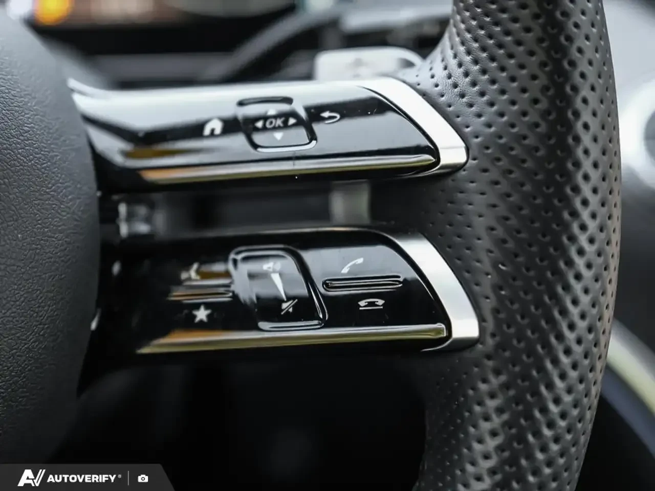 Mercedes-Benz CLE 300 4MATIC * PANO * AMG Line * NIGHT PKG * ARTICO - изображение 9