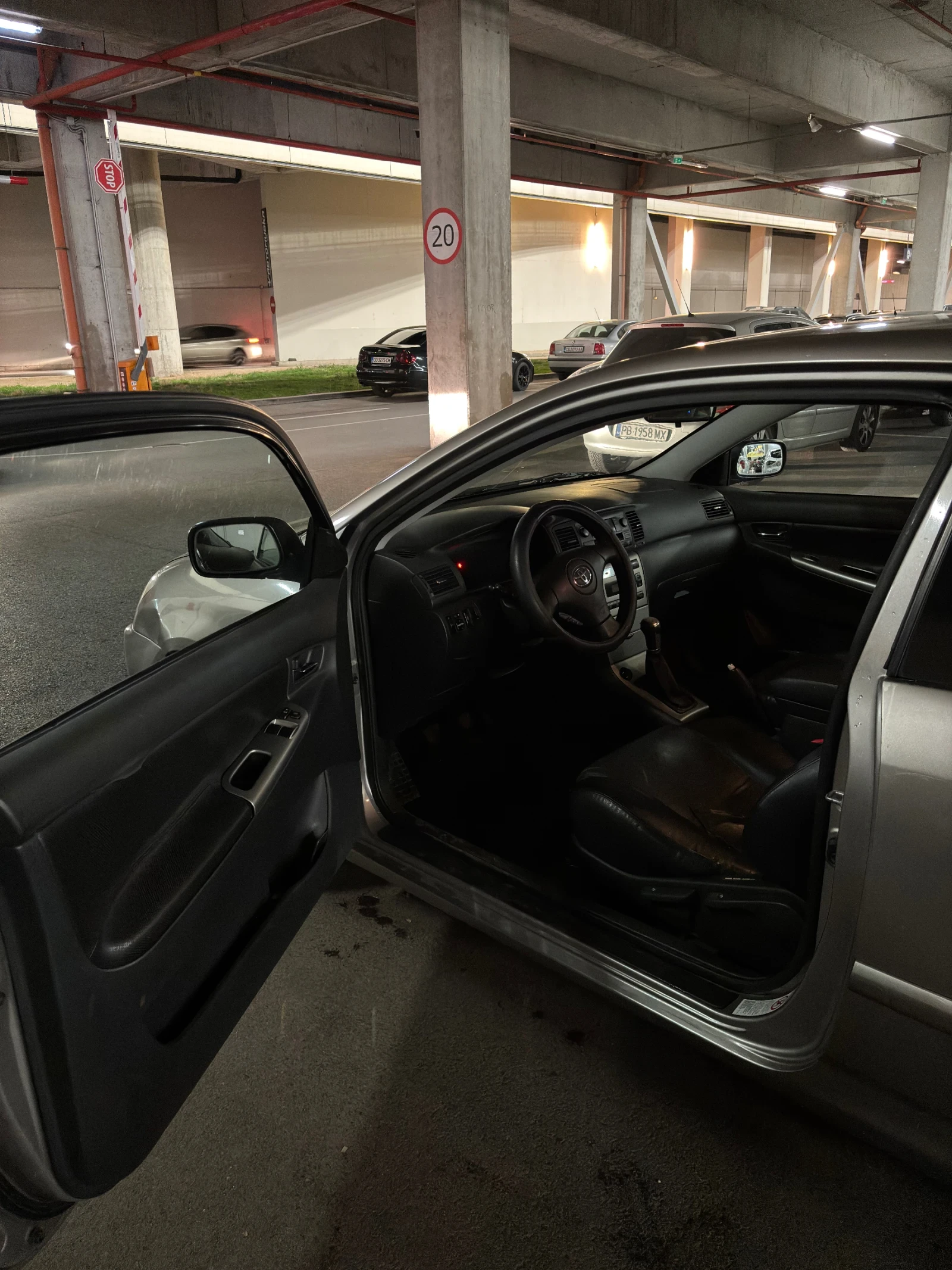 Toyota Corolla T sport - изображение 9