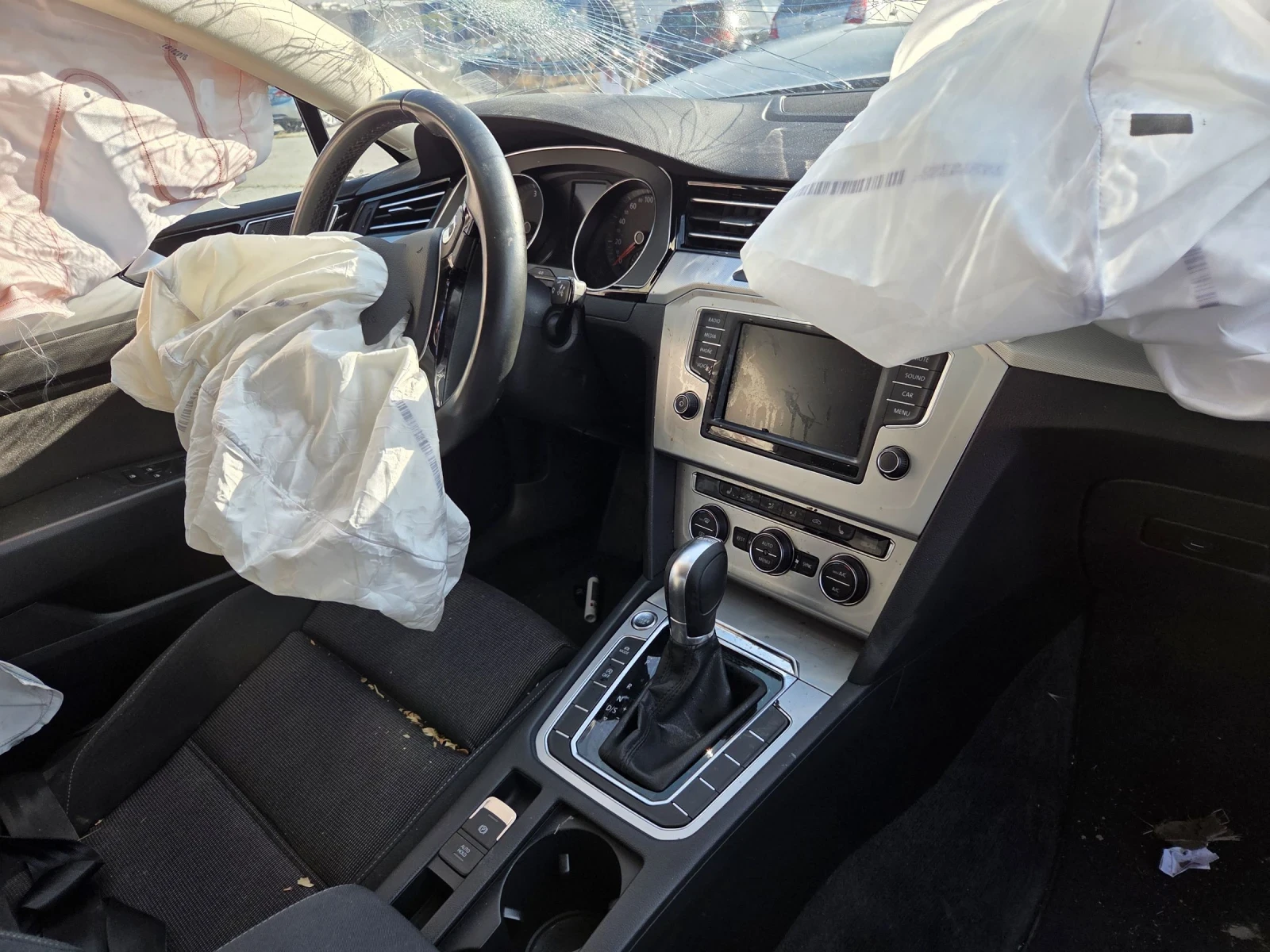 VW Passat, снимка 11 - Автомобили и джипове - 53315146