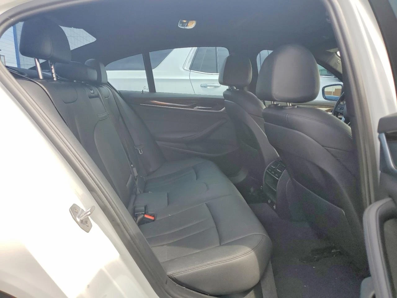 BMW 530 2.0l I, снимка 10 - Автомобили и джипове - 54416833