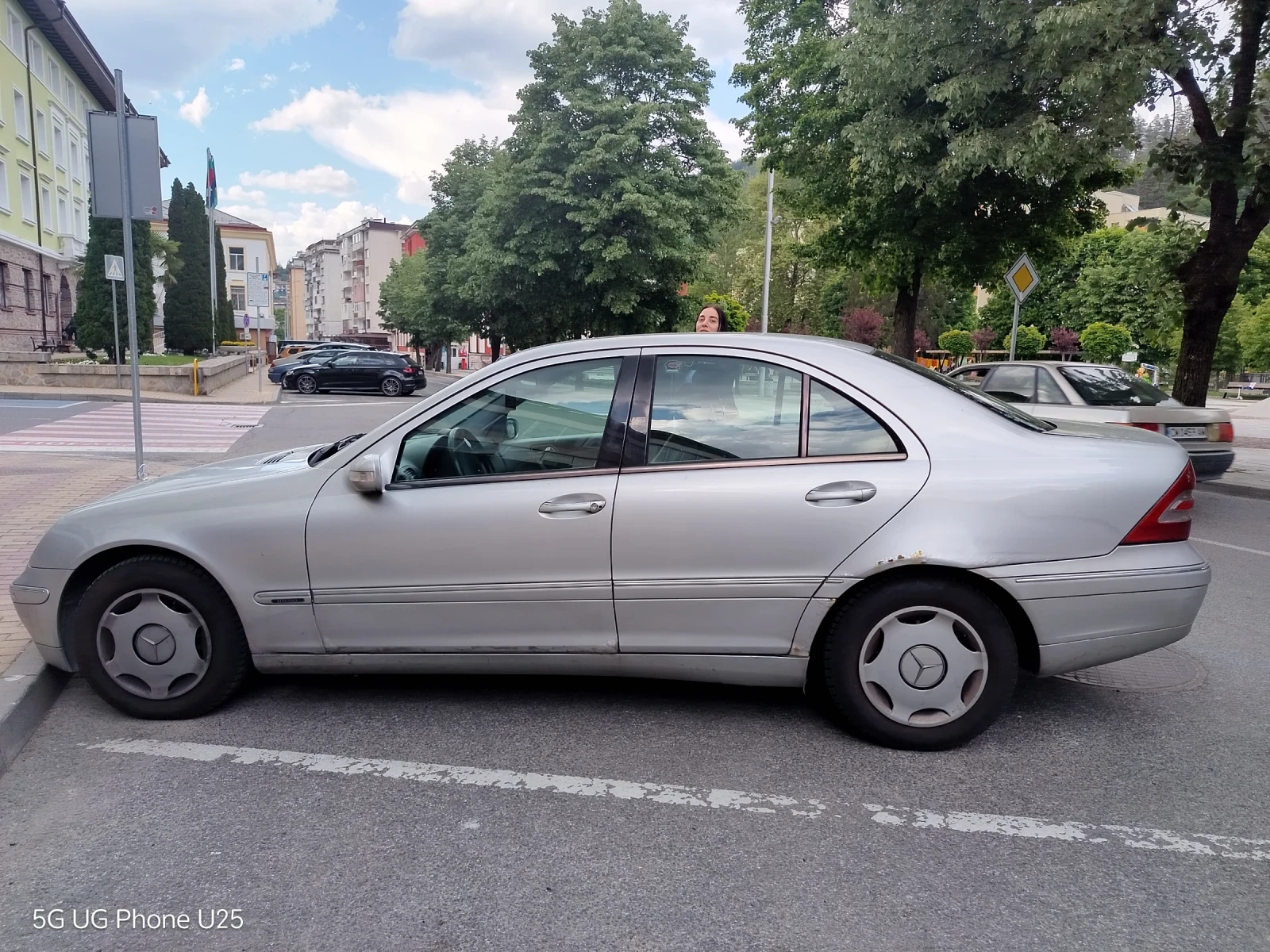 Mercedes-Benz 220, снимка 2 - Автомобили и джипове - 54753117